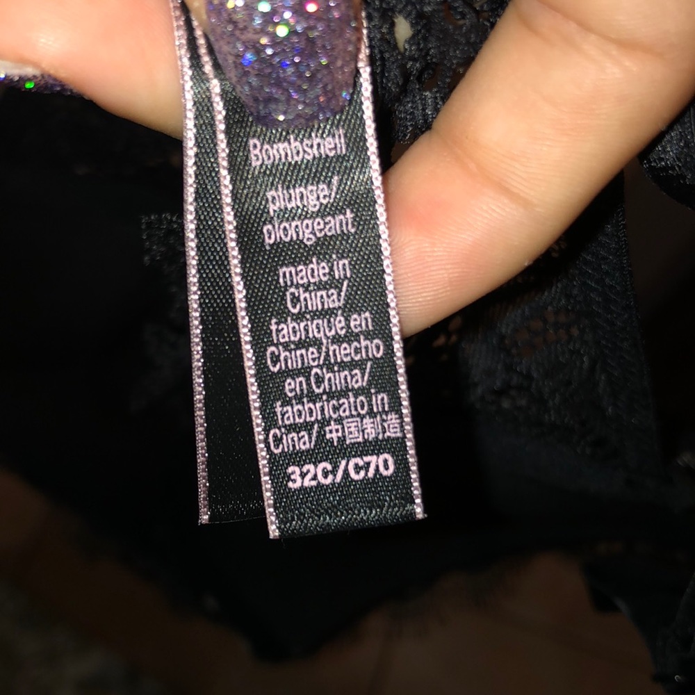 Victoria Secret Bombshell - Picture 3 of 3